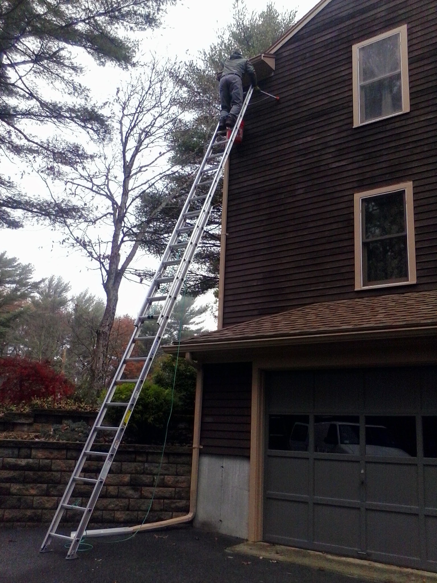 Lakeville gutter cleaning